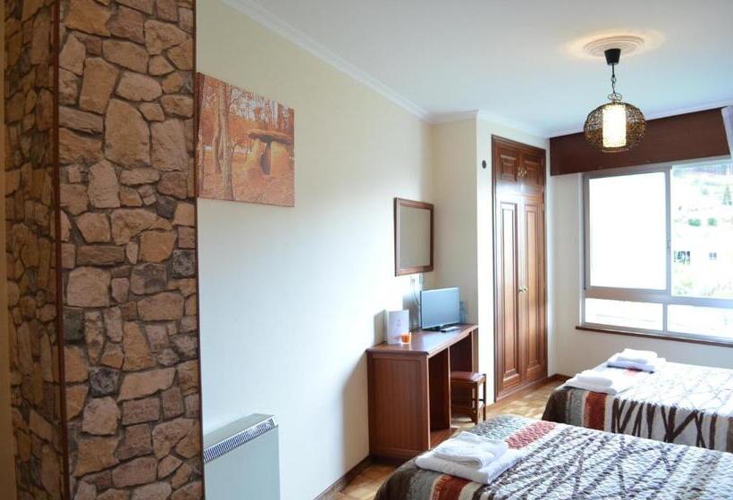 标准三人间, Celta Galaico