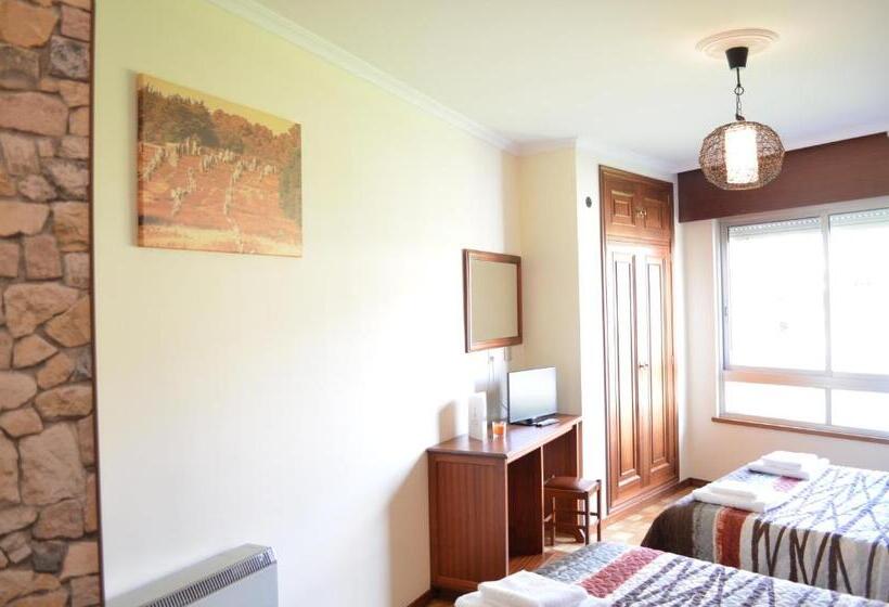 标准三人间, Celta Galaico