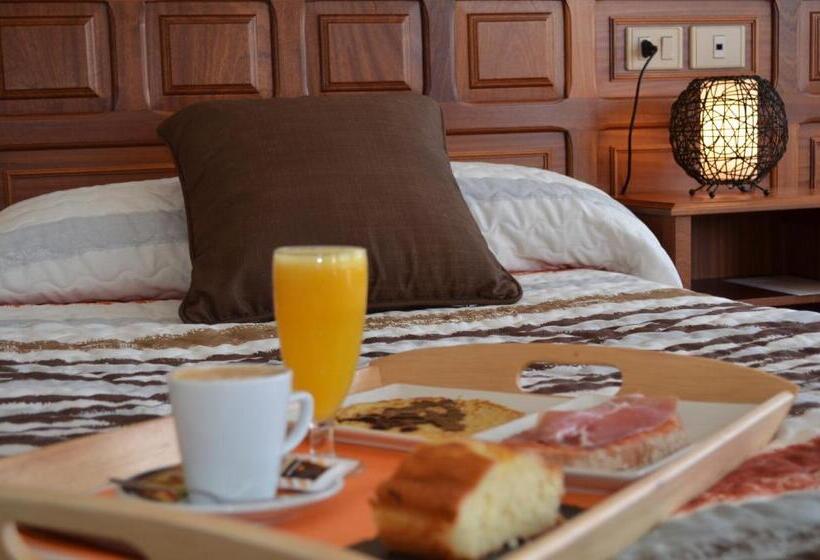 四人高级间, Celta Galaico