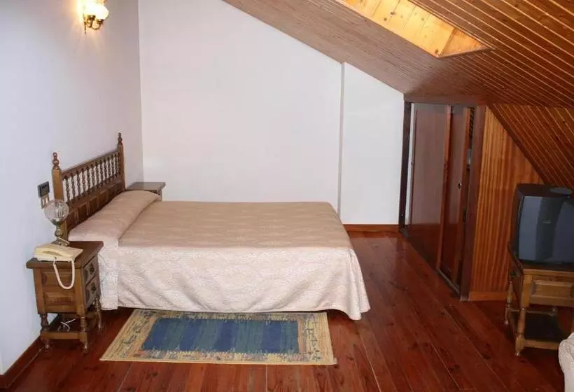 Penthouse Kamer, Cristaleiro
