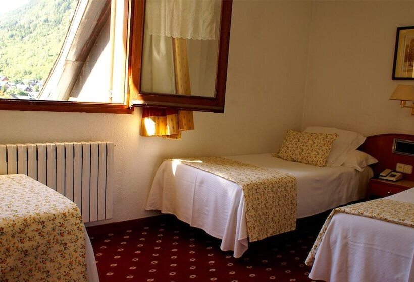 חדר סטנדרט לשלושה, Edelweiss