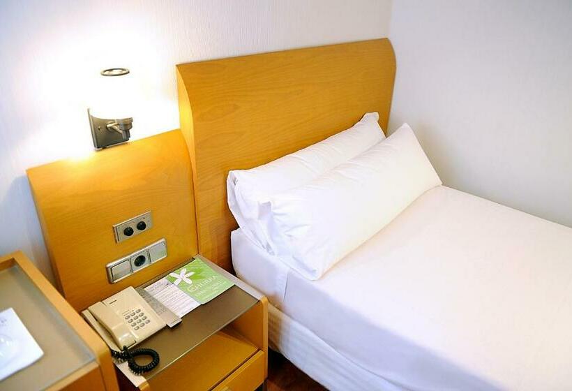 اتاق استاندارد یک نفره, El Churra