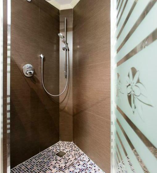 اتاق لوکس, El Churra