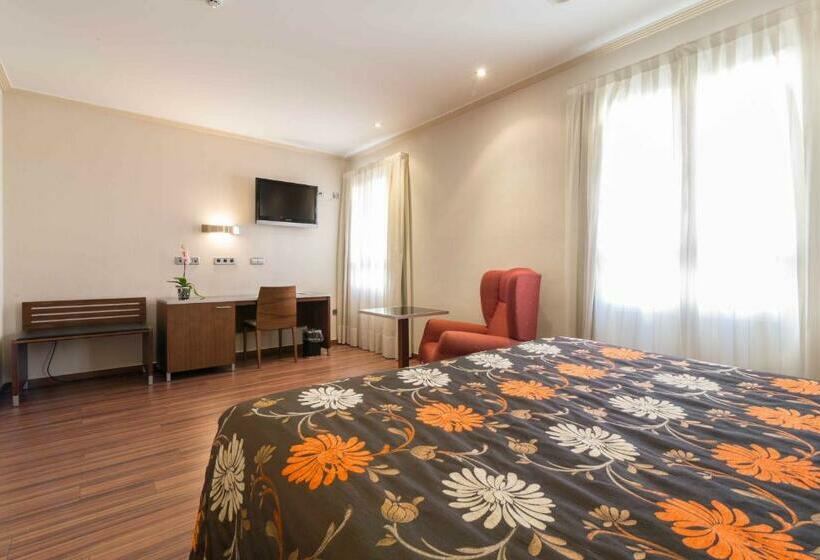 اتاق لوکس, El Churra