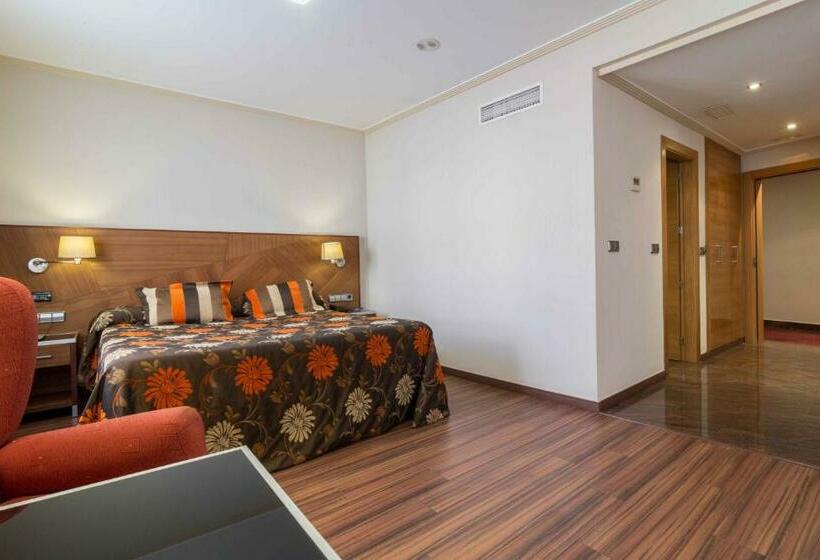 اتاق لوکس, El Churra