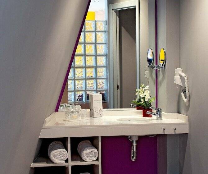 غرفة قياسية, Europa