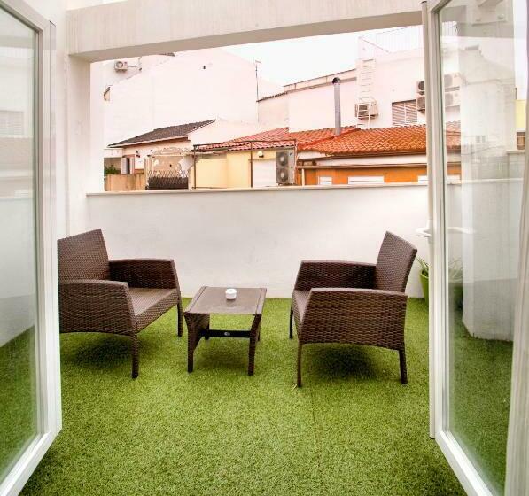 غرفة قياسية مزوَّدة بتراس, Europa