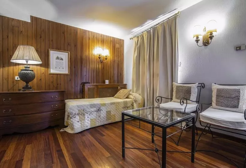Habitación Cuádruple Estándar, Fonfreda