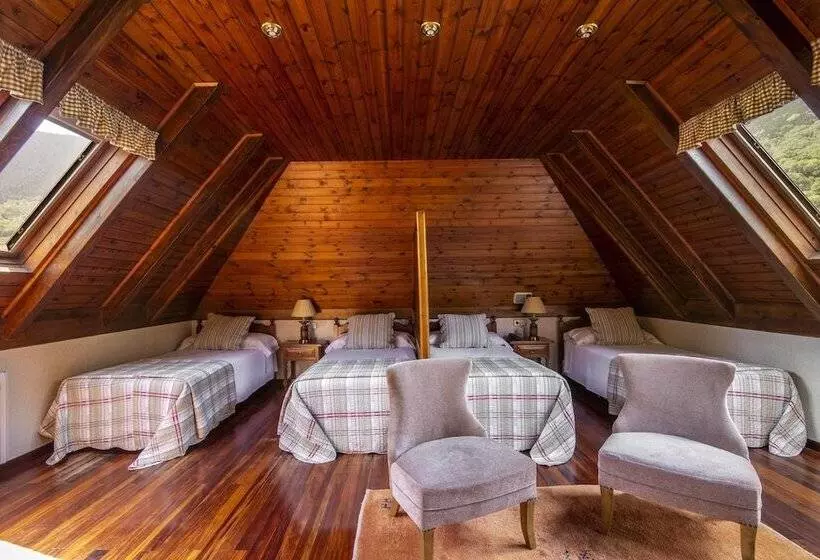 Habitación Cuádruple Estándar, Fonfreda