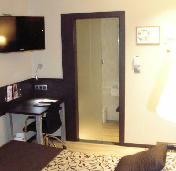 غرفة قياسية, Francisco Ii