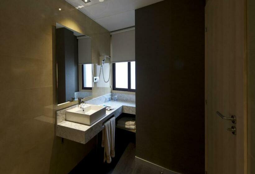 غرفة قياسية, Francisco Ii