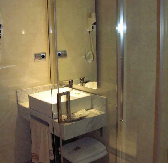 غرفة قياسية, Francisco Ii