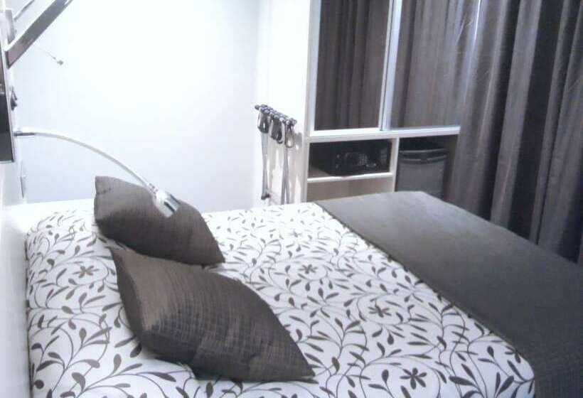 غرفة قياسية, Francisco Ii