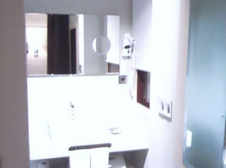 غرفة قياسية, Francisco Ii