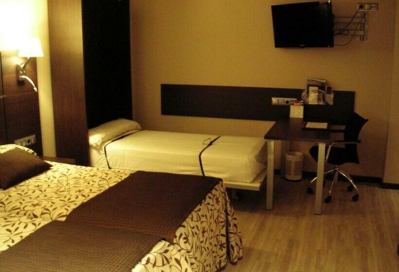 غرفة قياسية ثلاثية, Francisco Ii