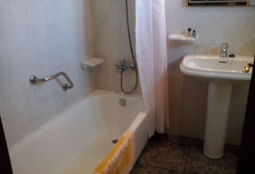 スタンダードトリプルルーム, Internacional