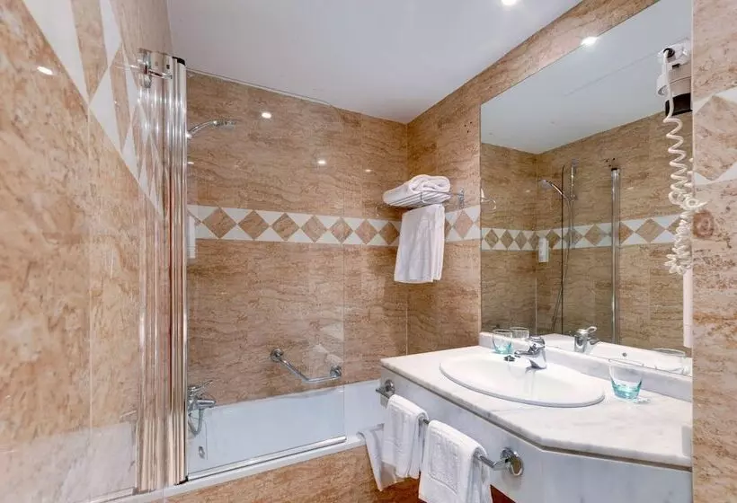 اتاق استاندارد سه نفره, Madrid Centro Affiliated By Meliá