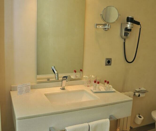 컴포트 룸, Maroa Vigo