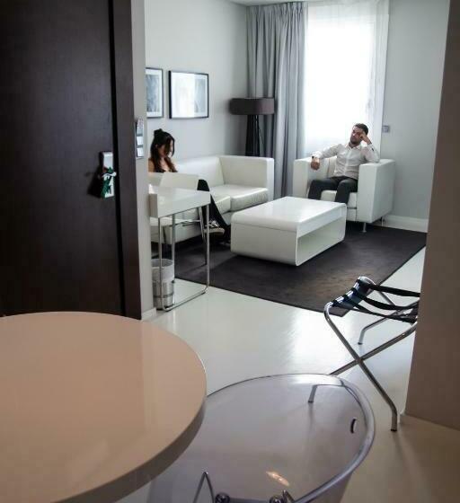 스위트 킹사이즈 침대, Maroa Vigo