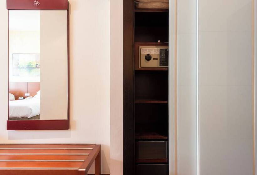 컴포트 룸, Maroa Vigo