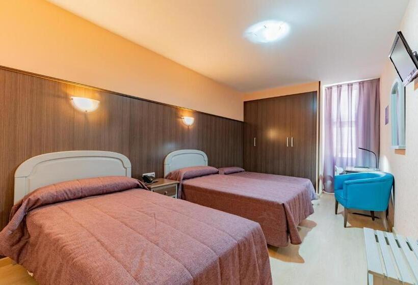 اتاق استاندارد سه نفره, Monreal Jumilla