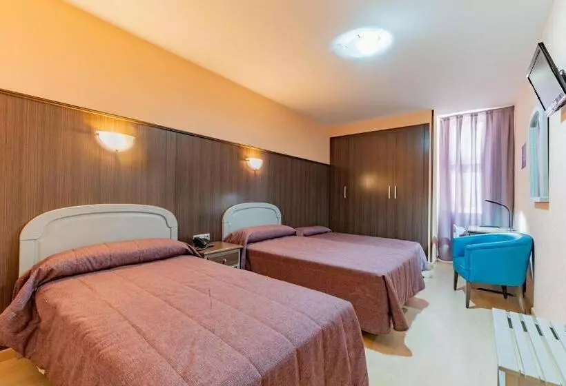 Standard Kolmen Hengen Huone, Monreal Jumilla