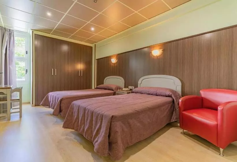Standard Kolmen Hengen Huone, Monreal Jumilla