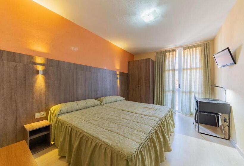 اتاق خانوادگی, Monreal Jumilla