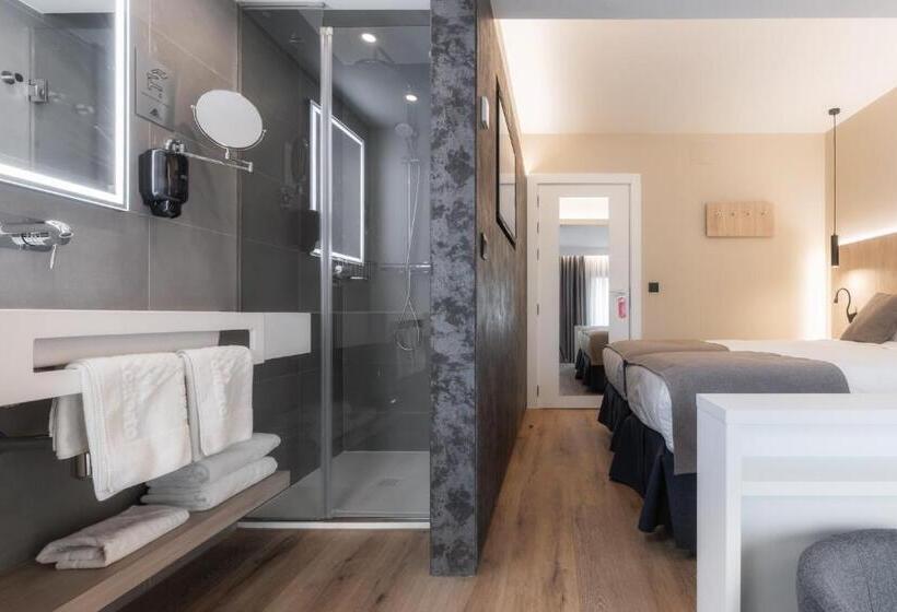 高级大房间, Montarto