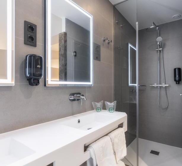 四人标准间, Montarto