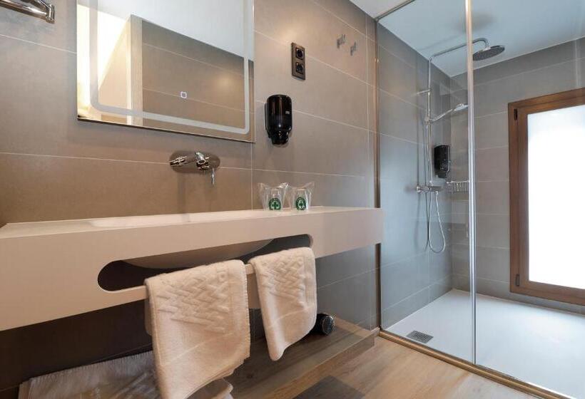 Quarto Familiar Superior, Montarto