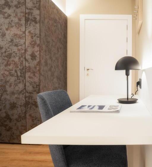 标准三人间, Montarto