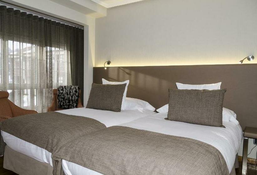 Номер Стандарт, Presa