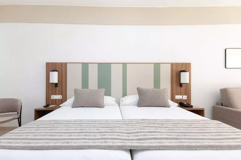 سوییت با چشمانداز باغ, Hotel Riu Paraiso Lanzarote - All Inclusive