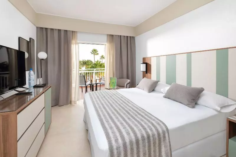 اتاق استاندارد یک نفره با چشمانداز دریا, Hotel Riu Paraiso Lanzarote - All Inclusive