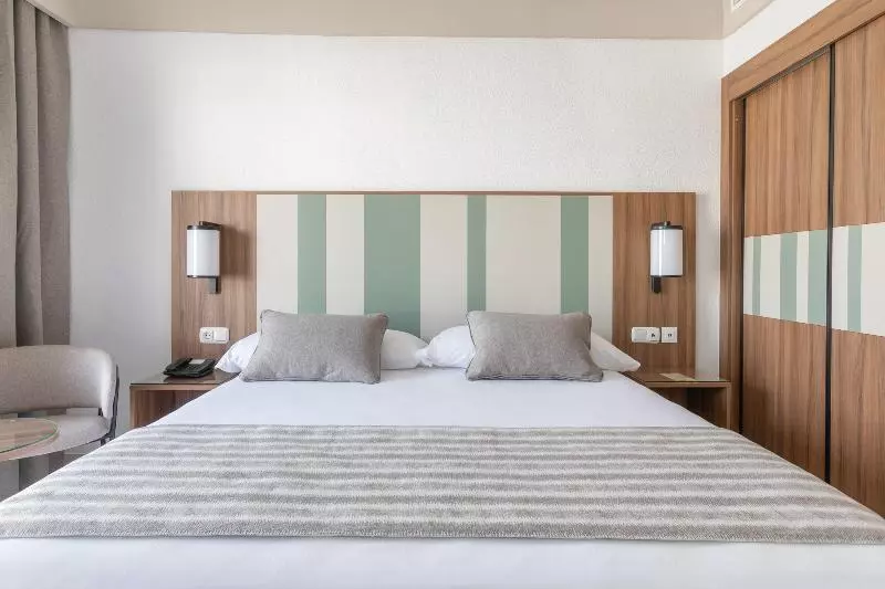 اتاق استاندارد یک نفره با چشمانداز دریا, Hotel Riu Paraiso Lanzarote - All Inclusive