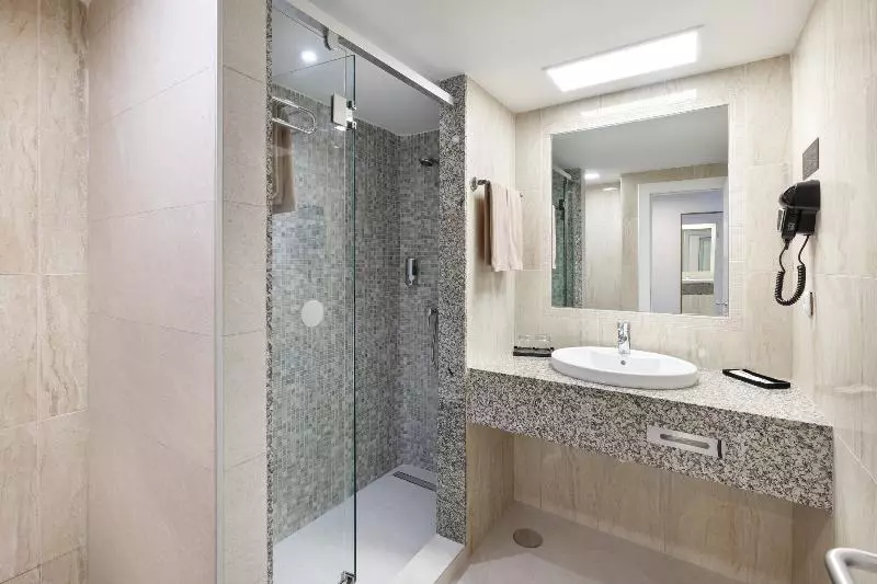 اتاق خانوادگی, Hotel Riu Paraiso Lanzarote - All Inclusive