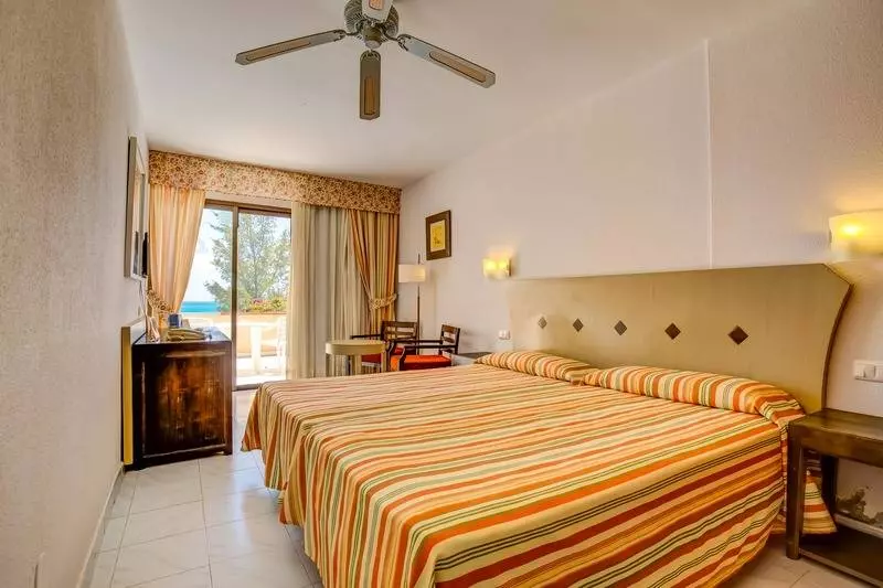 اتاق استاندارد با چشم‌انداز دریا, Sbh Taro Beach