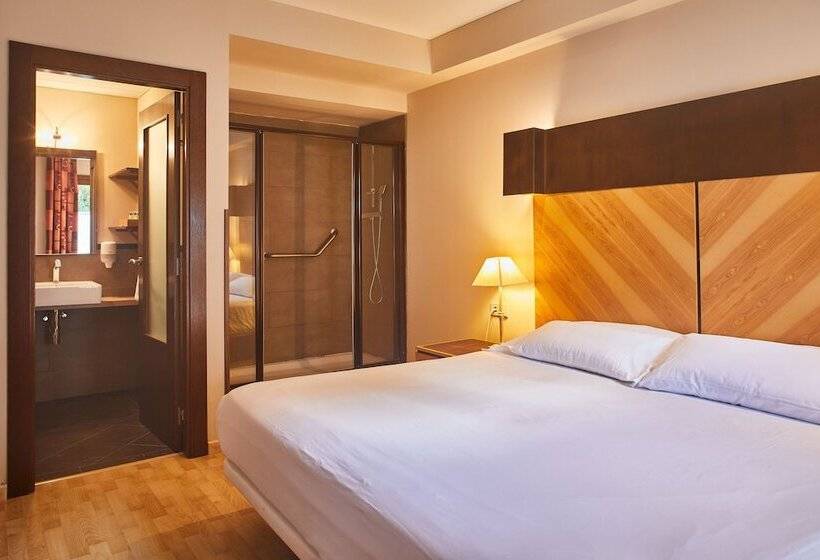 غرفة عائلية, Silken Ordesa