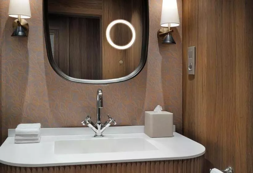 سوئیت با تخت بزرگ, The Westin Madrid Cuzco