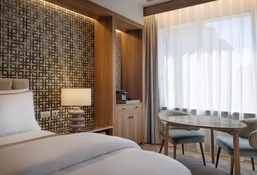 اتاق لوکس با چشم‌انداز شهر, The Westin Madrid Cuzco