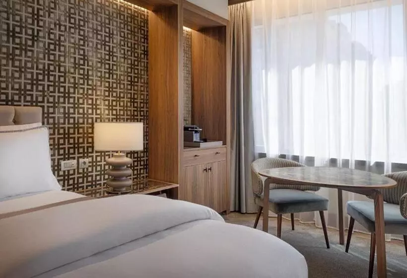 اتاق لوکس با چشم‌انداز شهر, The Westin Madrid Cuzco