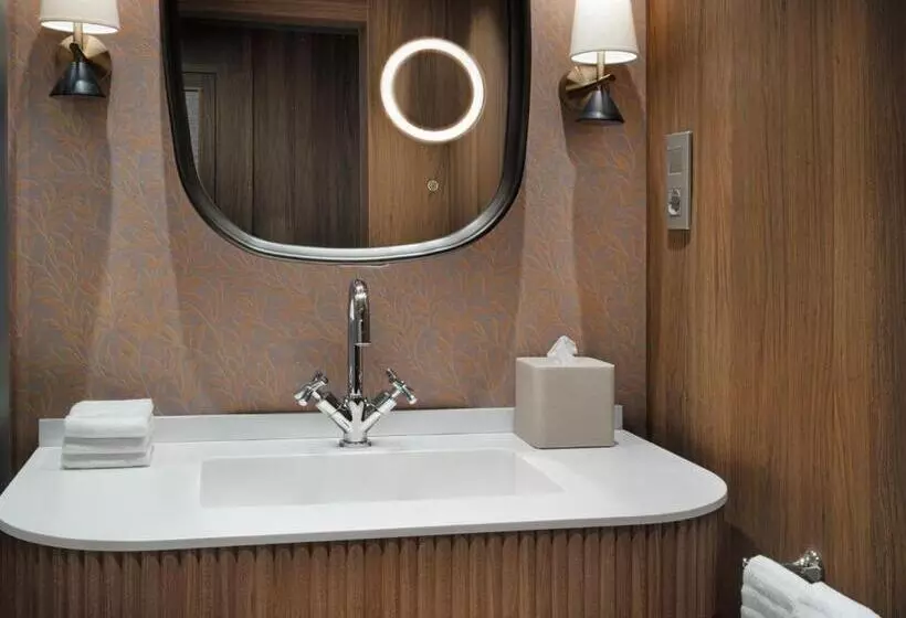اتاق لوکس با تخت بزرگ, The Westin Madrid Cuzco