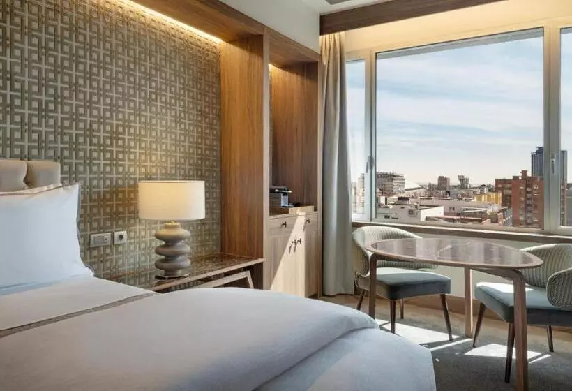 اتاق لوکس با تخت بزرگ, The Westin Madrid Cuzco