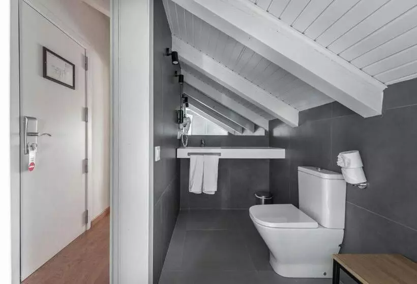 Standard Neljän Hengen Huone, Viella