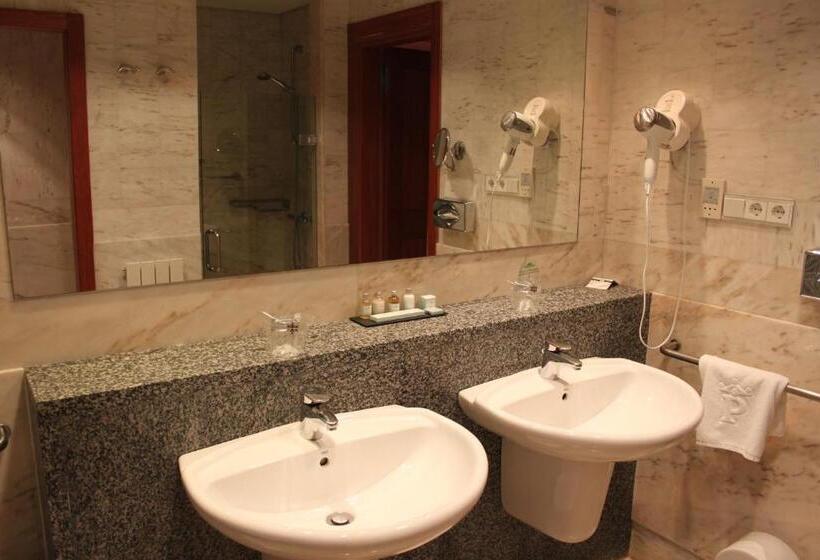 Полулюкс, Parador De Baiona