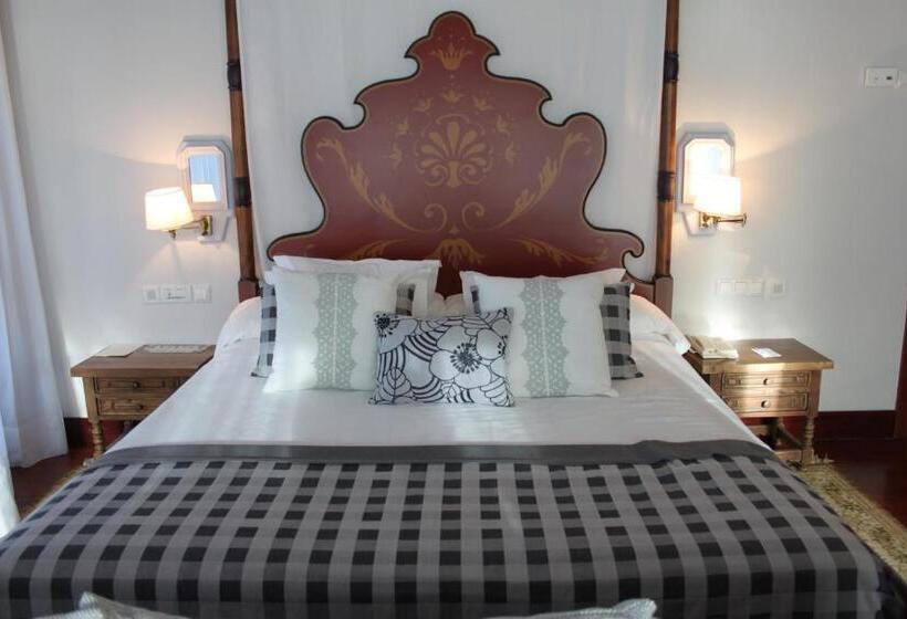 Люкс, Parador De Baiona