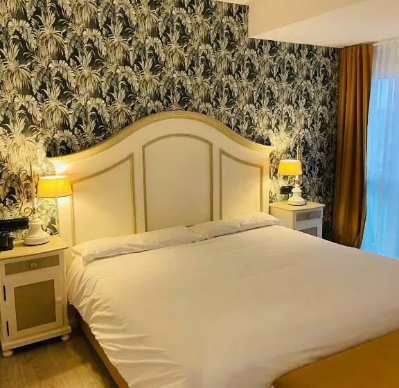 Suite, Rey Sancho Palencia