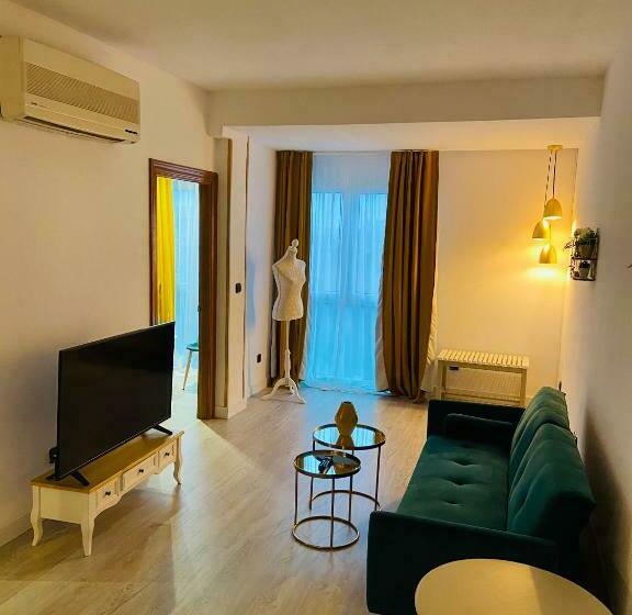 سوییت, Rey Sancho Palencia