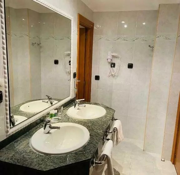 Suite, Rey Sancho Palencia